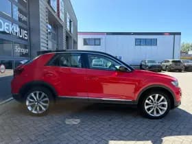 Volkswagen T-Roc thumbnail 5