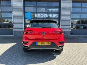 Volkswagen T-Roc thumbnail 8