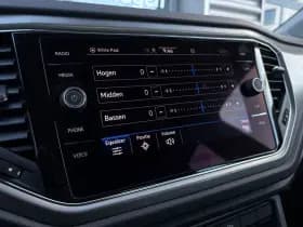 Volkswagen T-Roc thumbnail 31