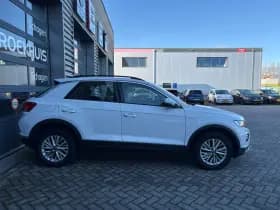 Volkswagen T-Roc thumbnail 5