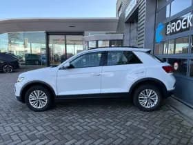 Volkswagen T-Roc thumbnail 6