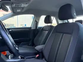 Volkswagen T-Roc thumbnail 10