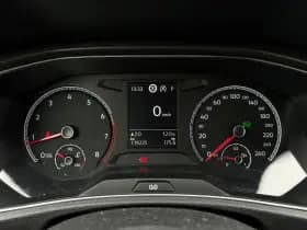 Volkswagen T-Roc thumbnail 12