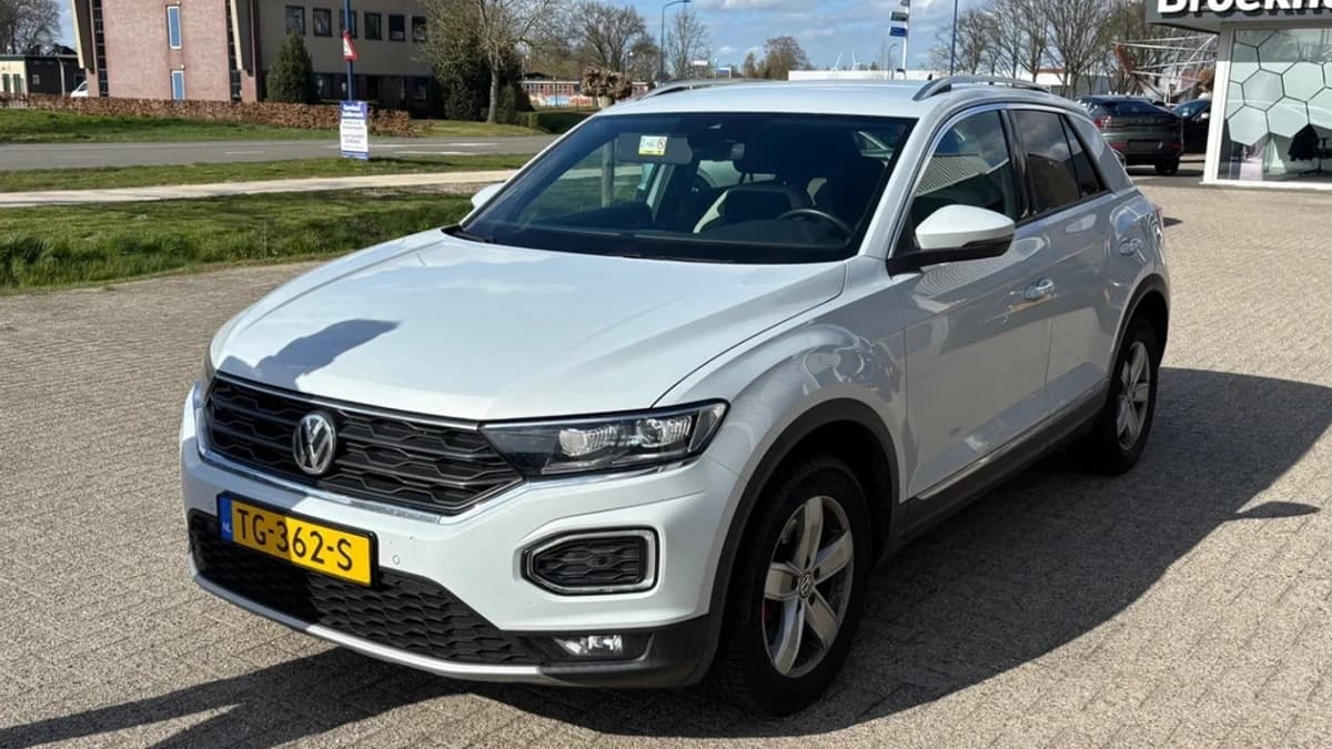 Volkswagen T-Roc — foto 1