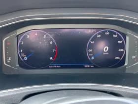 Volkswagen T-Roc thumbnail 11