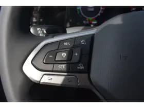 Volkswagen Golf thumbnail 15