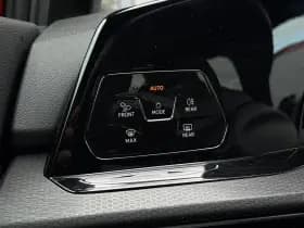 Volkswagen Golf thumbnail 18