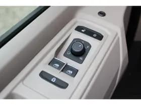 Volkswagen Multivan thumbnail 23