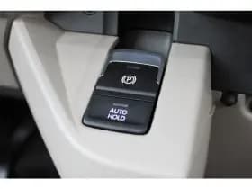 Volkswagen Multivan thumbnail 36