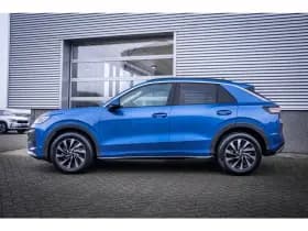 Volkswagen T-Roc thumbnail 6