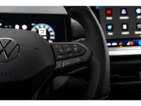 Volkswagen T-Roc thumbnail 31