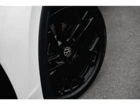 Volkswagen T-Roc thumbnail 6