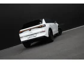 Volkswagen T-Roc thumbnail 8