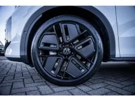 Volkswagen T-Roc thumbnail 4