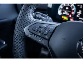Volkswagen T-Roc thumbnail 34