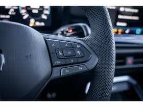 Volkswagen T-Roc thumbnail 35