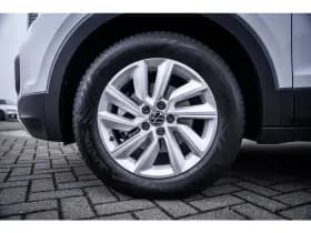 Volkswagen T-Cross thumbnail 3