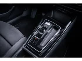 Volkswagen Golf thumbnail 37