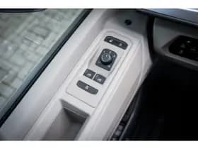 Volkswagen Multivan thumbnail 25