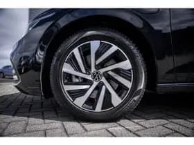 Volkswagen Golf thumbnail 3