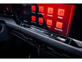 Volkswagen Golf thumbnail 32