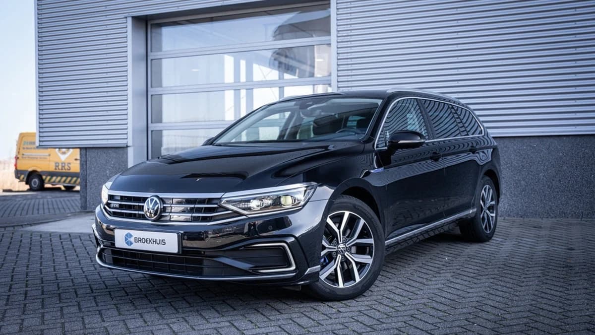 Volkswagen Passat — foto 1