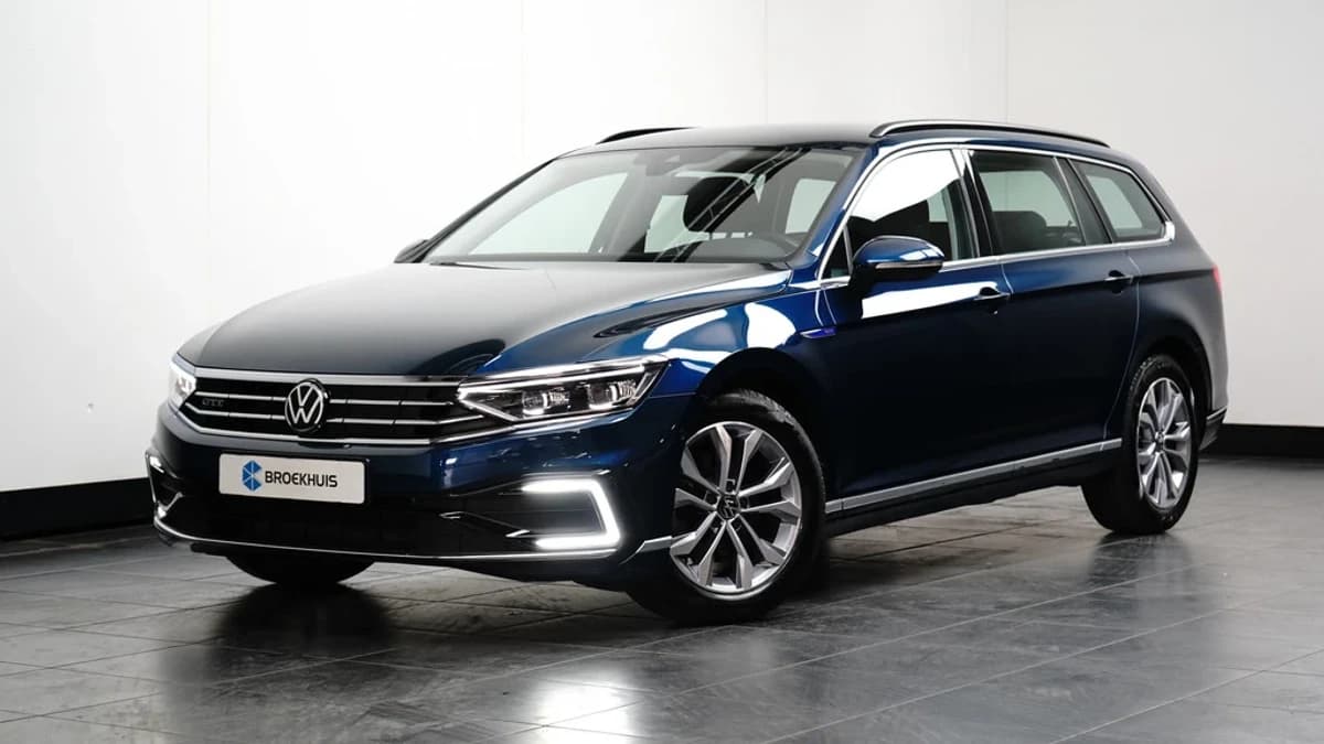 Volkswagen Passat — foto 1