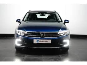 Volkswagen Passat thumbnail 2