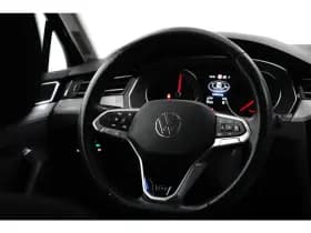 Volkswagen Passat thumbnail 11