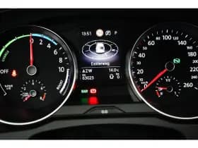 Volkswagen Passat thumbnail 23