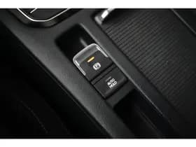 Volkswagen Passat thumbnail 33