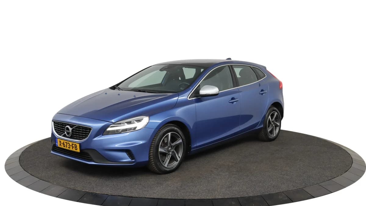 Volvo V40 — foto 1