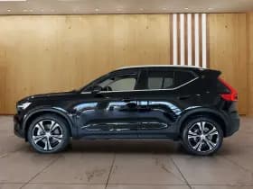 Volvo XC40 thumbnail 2