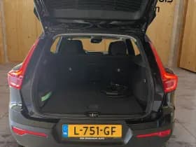 Volvo XC40 thumbnail 18