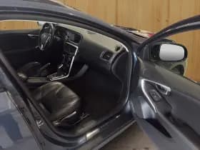 Volvo V40 thumbnail 19