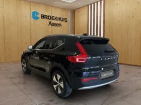 Volvo XC40 thumbnail 3