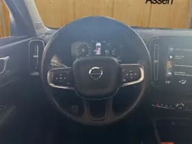 Volvo XC40 thumbnail 8