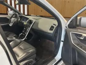 Volvo XC60 thumbnail 17