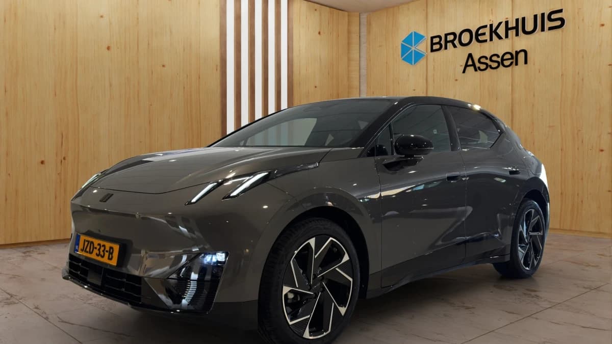 Lynk & Co 02 — foto 1