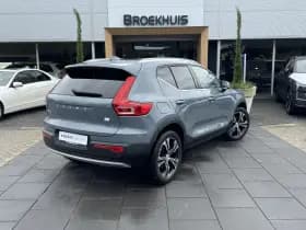 Volvo XC40 thumbnail 2