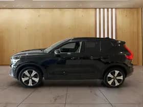 Volvo XC40 thumbnail 2