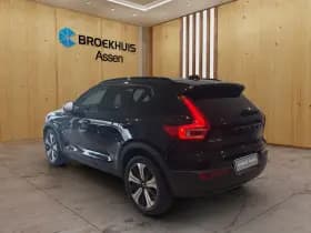 Volvo XC40 thumbnail 2