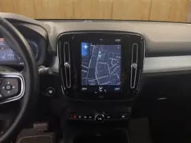 Volvo XC40 thumbnail 3
