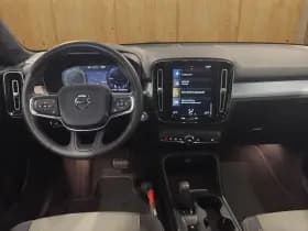 Volvo XC40 thumbnail 4