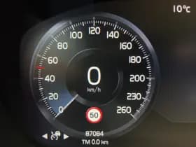 Volvo XC40 thumbnail 5