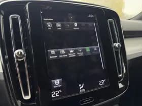 Volvo XC40 thumbnail 6