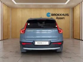 Volvo XC40 thumbnail 4