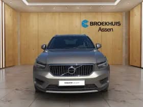 Volvo XC40 thumbnail 2
