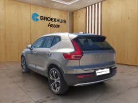 Volvo XC40 thumbnail 3