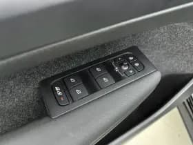 Volvo XC40 thumbnail 23